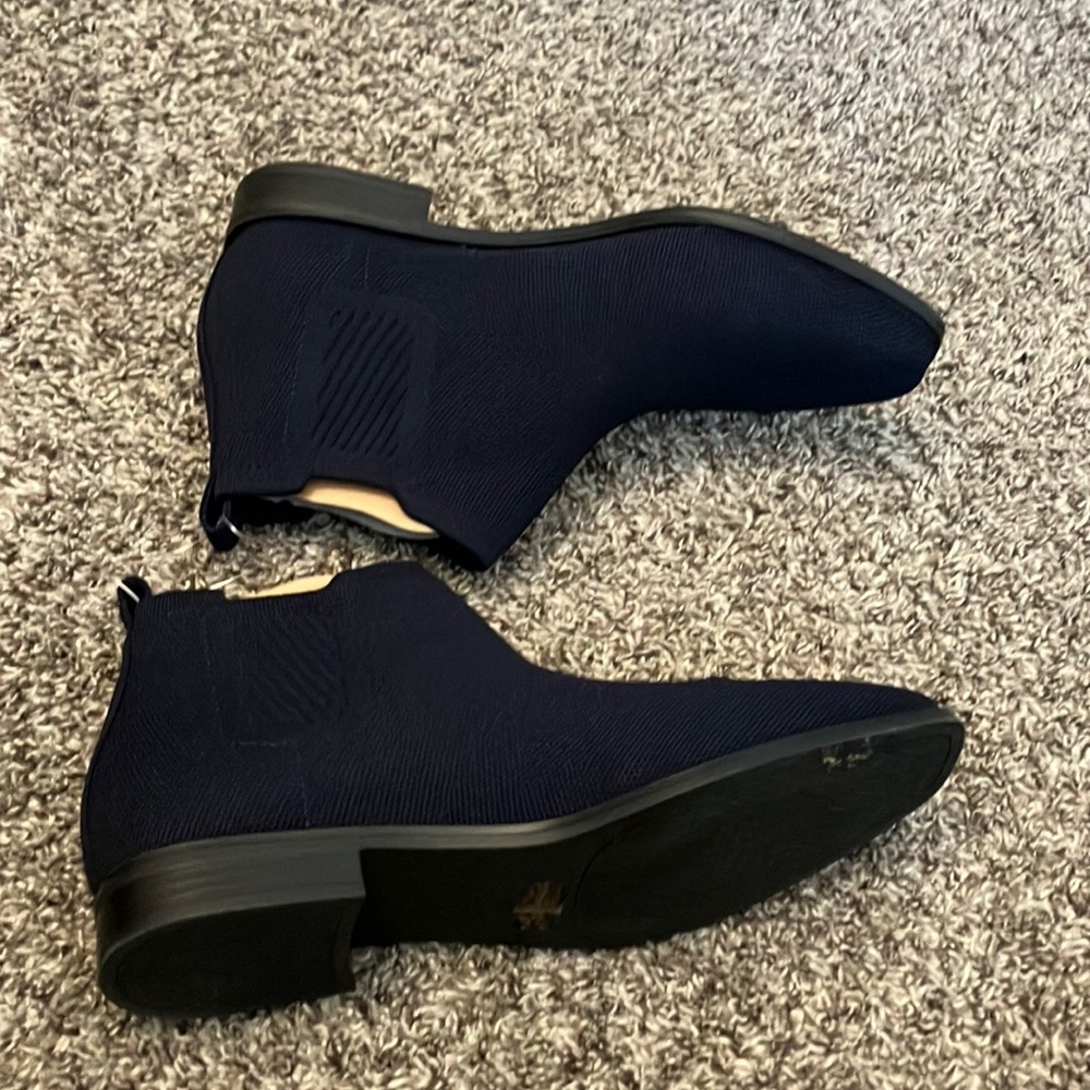 NWOT VIVAIA Sleek Blue Ankle Boots with Elastic Panels - Picture 4 of 7